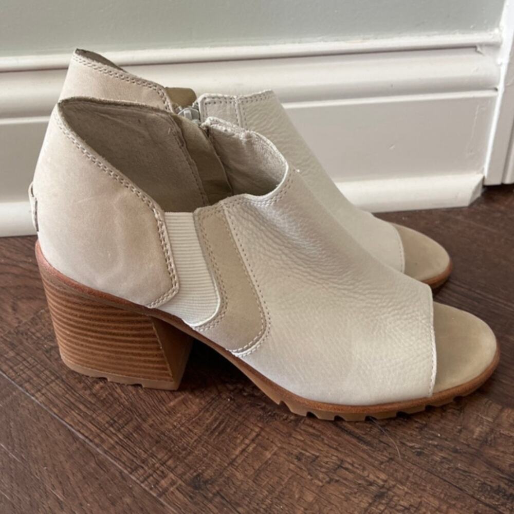 Sorel Nadia Open Toe Bootie Women's 8 Oyster Beige Leather Block Heel